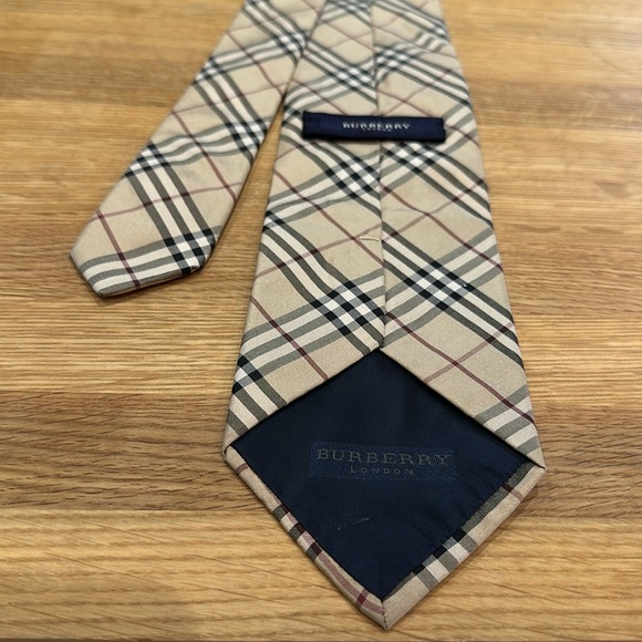 Burberry classic check silk tie - Picture 2 of 6
